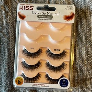3 pairs of lashes